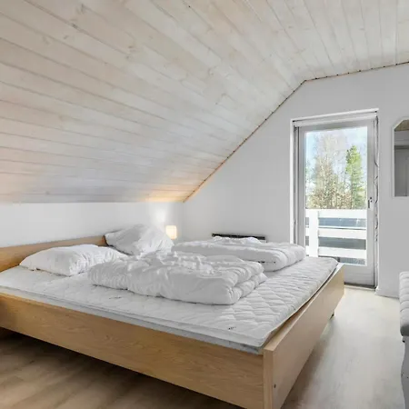 Дом отдыха 4 Bedroom Amazing In Orsted (Midtjylland)