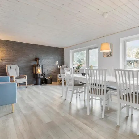 4 Bedroom Amazing In *