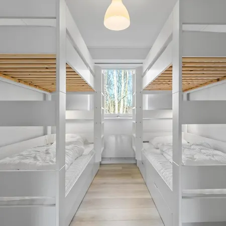 4 Bedroom Amazing In Orsted (Midtjylland)