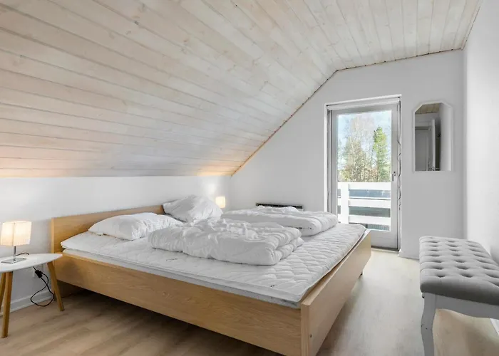 펜션 4 Bedroom Amazing In Ørsted