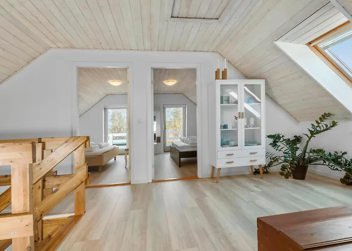 4 Bedroom Amazing In Ørsted
